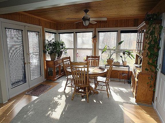 Sunroom/Dining Room