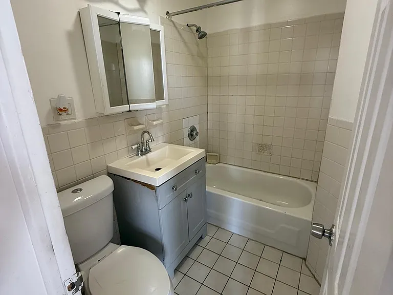 544 Grove St #6 — Photo 11