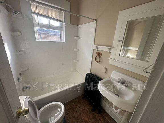 5th image of 203 Fulton Ave