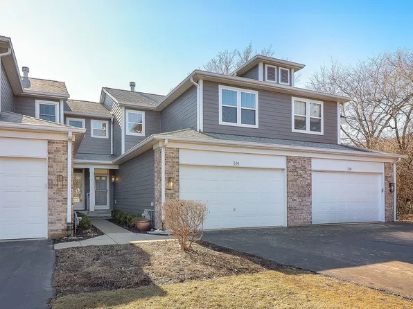 104 Woodview Ct, Glen Ellyn, IL 60137