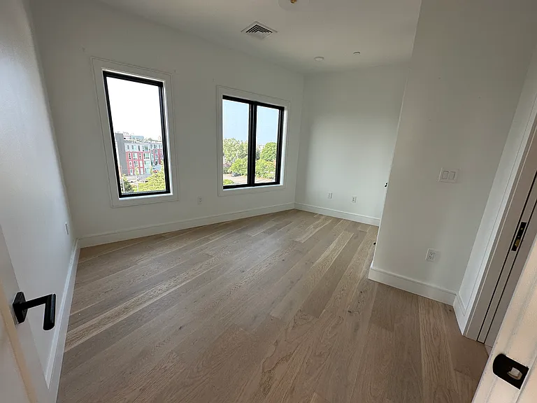 50 Leo M Birmingham Pkwy #604D — Photo 7
