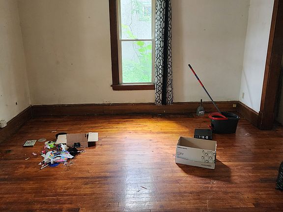 2nd image of 2411 Ilion Ave N #1