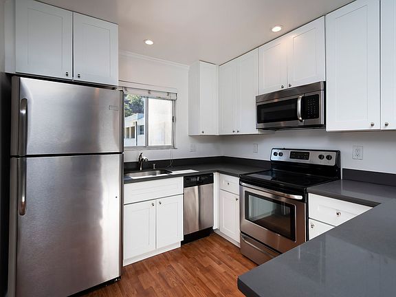 3rd image of 135 Nova Albion Way APT 16