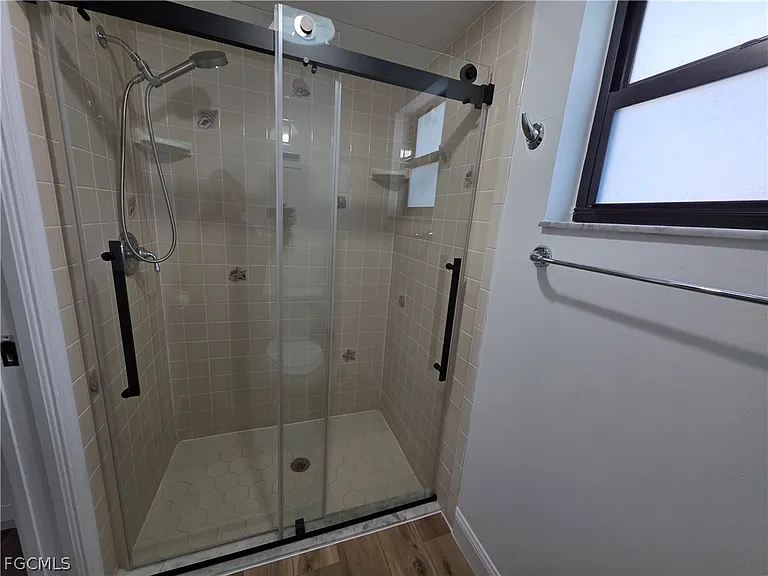 1250 Riverbend Dr — Photo 44