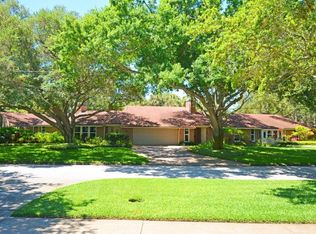8122 Elbow Ln N, Saint Petersburg, FL 33710