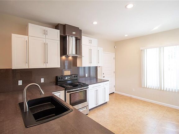 5th image of 1000 E Daffodil Ave #1