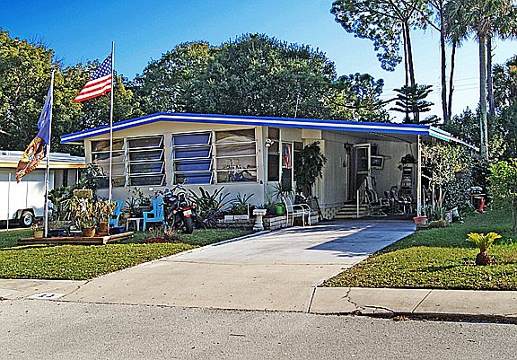 3rd image of 11 Royal Palm Cir