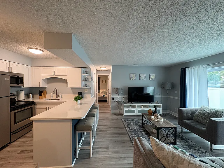 S Betty Ln — Photo 4