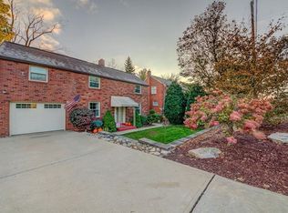 4805 Flamingo Dr, Pittsburgh, PA 15236