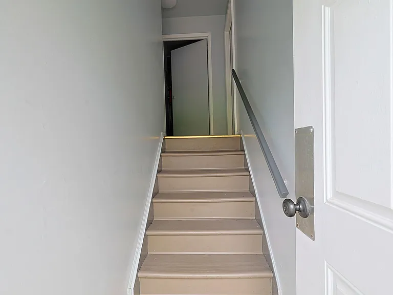 6 Alpine Dr #E — Photo 4