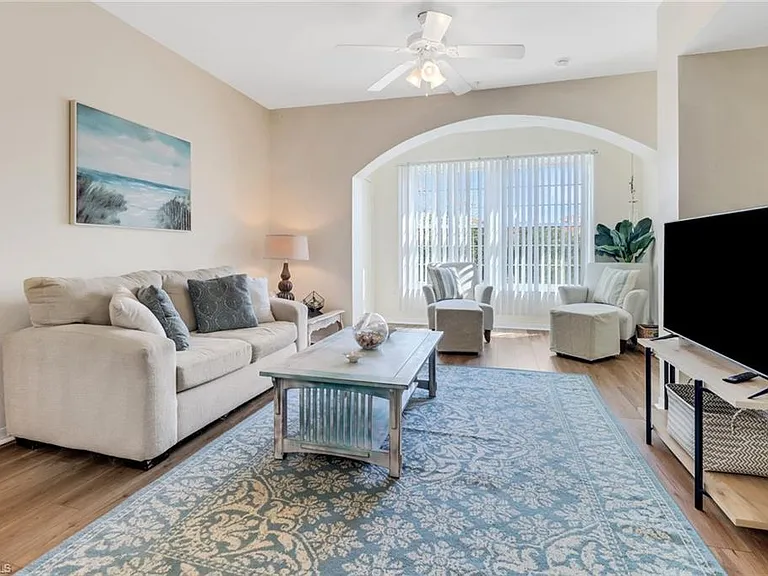 23600 Walden Center Dr #304 — Photo 6