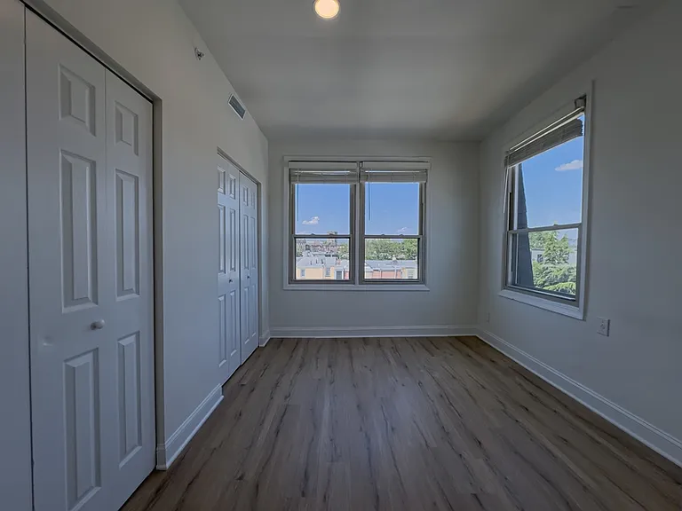 2113 Green St #3R — Photo 16