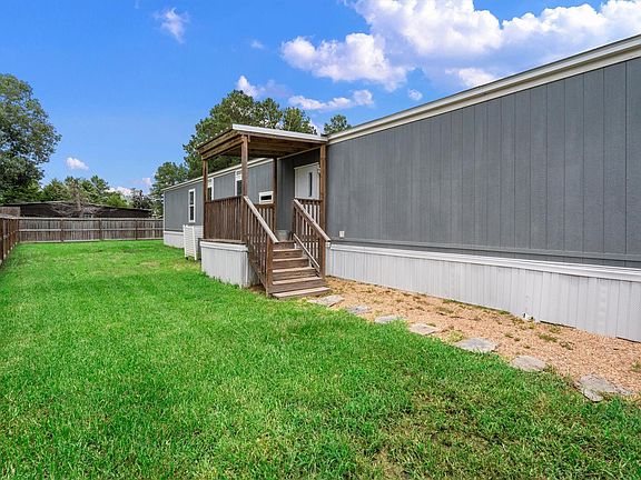 3rd image of 16279 Crockett Martin Estates Dr