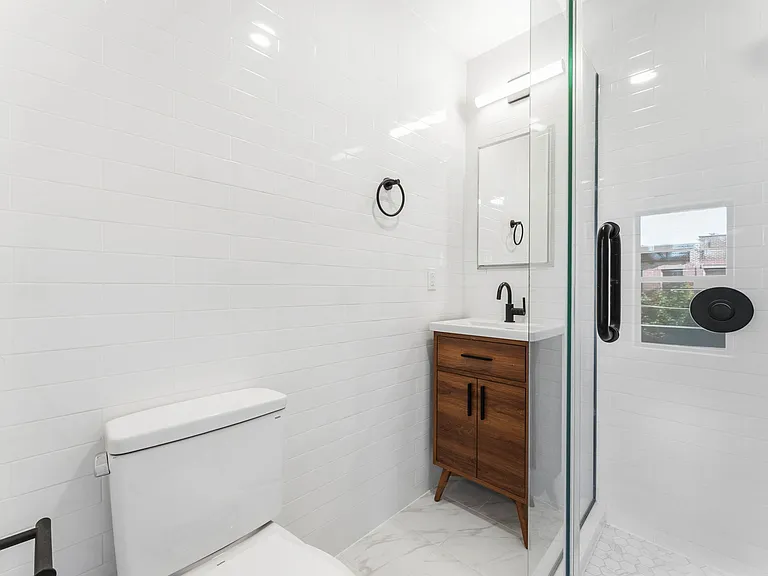76 Carroll St #4 — Photo 6