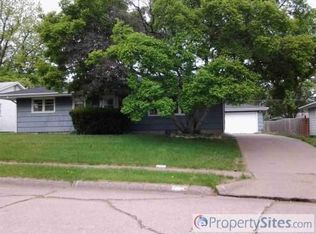 2304 N Ohio Ave, Davenport, IA 52804