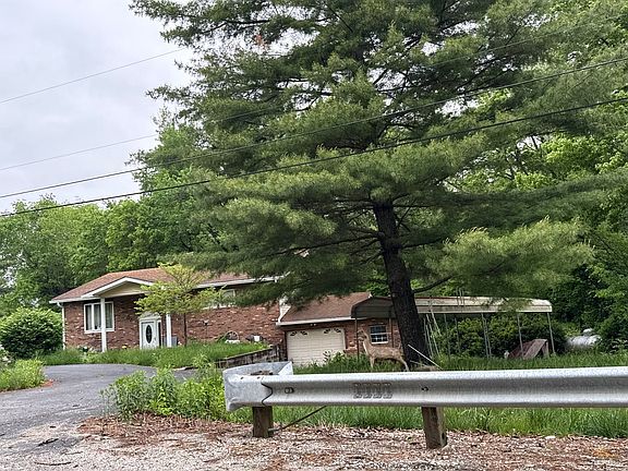 2nd image of 811 Veterans Memorial Dr