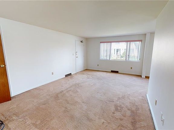 3rd image of 85 Old Lyme Dr APT 6
