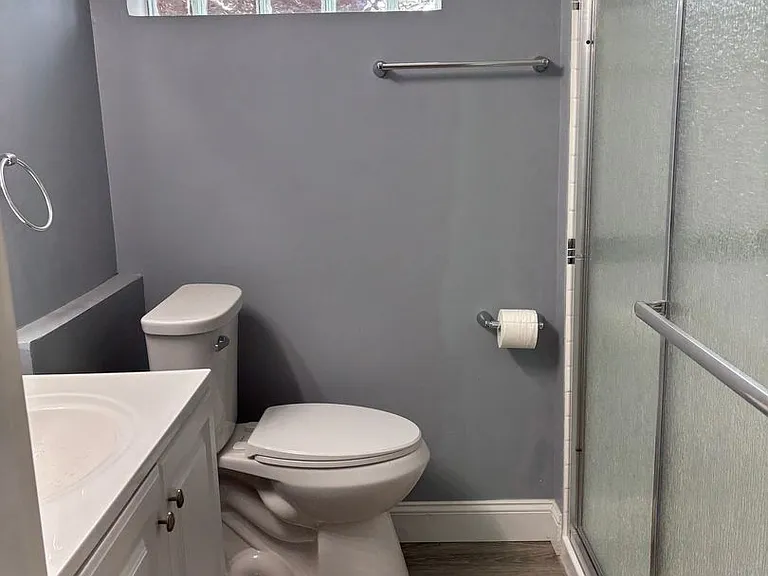 562 Kenmore Ave — Photo 8