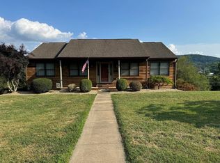 804 Lammermoor Dr, Staunton, VA 24401