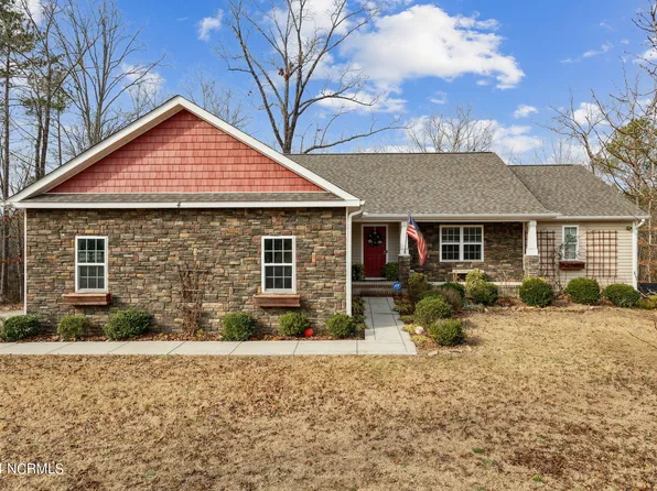 4 Allyson Place S, Vass, NC 28394