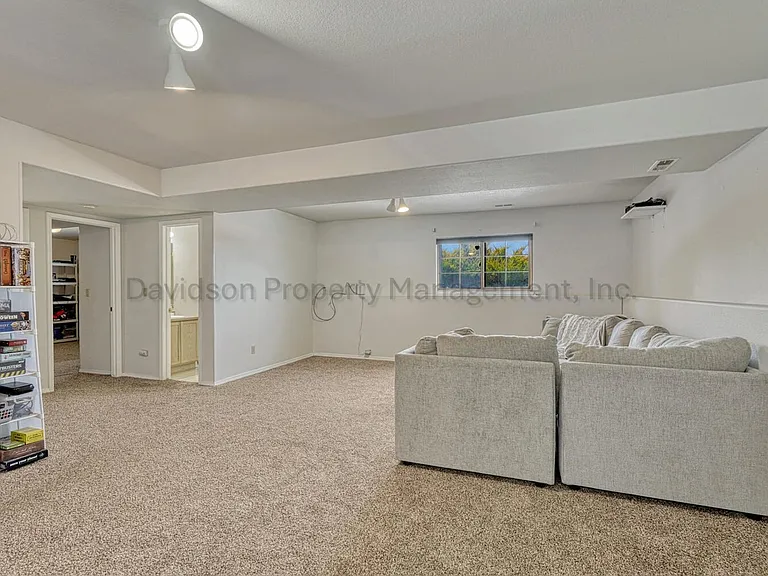 1524 Shane Cir — Photo 12