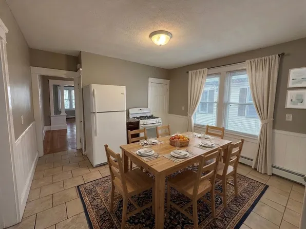 182 Harold St Floor 2, Providence, RI 02908