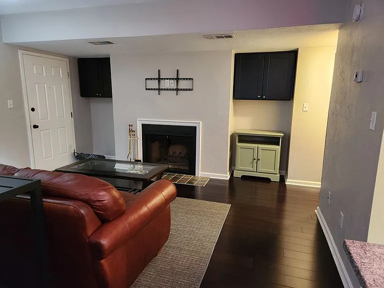 509 E Jefferson St — Photo 2
