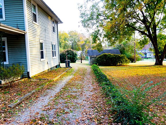 5th image of 1005 Lakeside Blvd