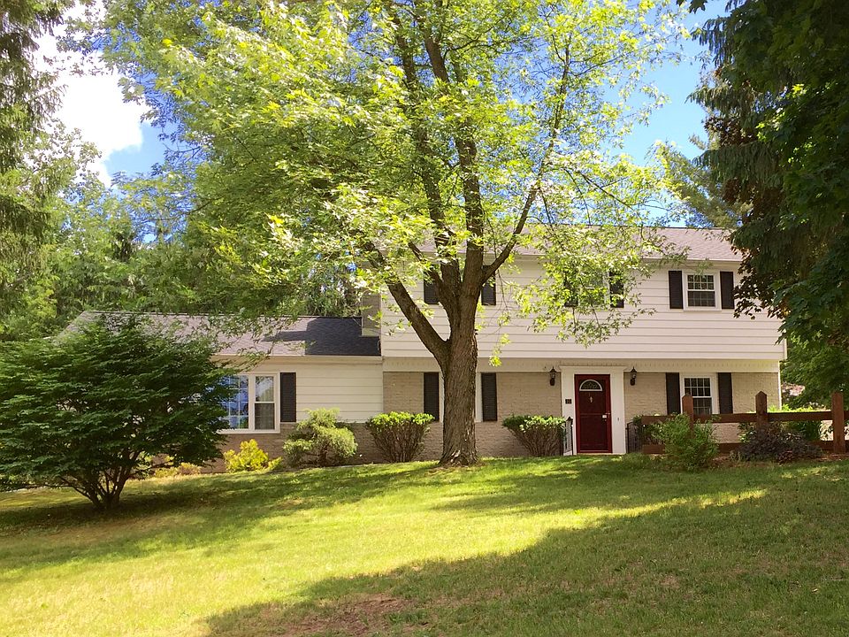 1st image of 10 Arbor View Dr
