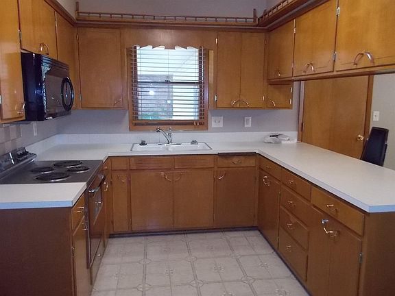 4th image of 2221 Dorothy Dr