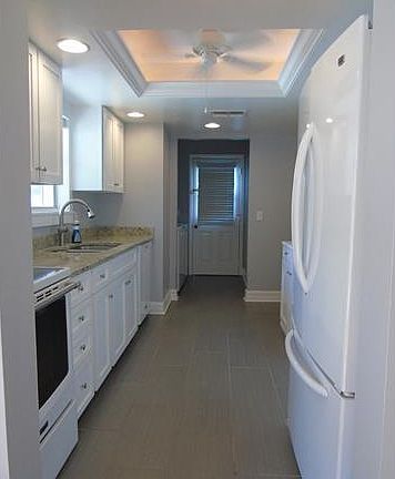 5th image of 2040 Clarke Ave