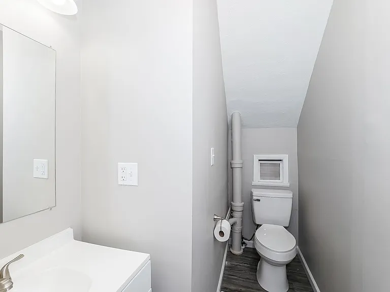 763449_029_bathroom_13364713.jpg