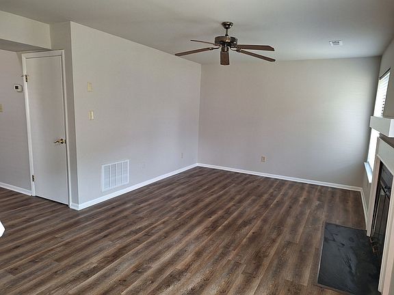 4th image of 1146 N Green Dr