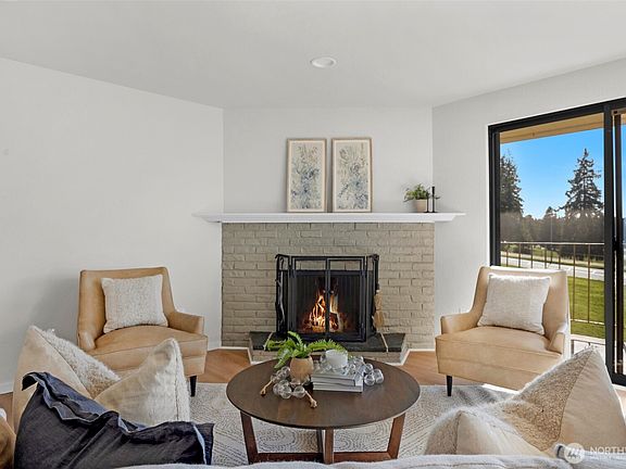 4th image of 23301 Lakeview Drive #A204