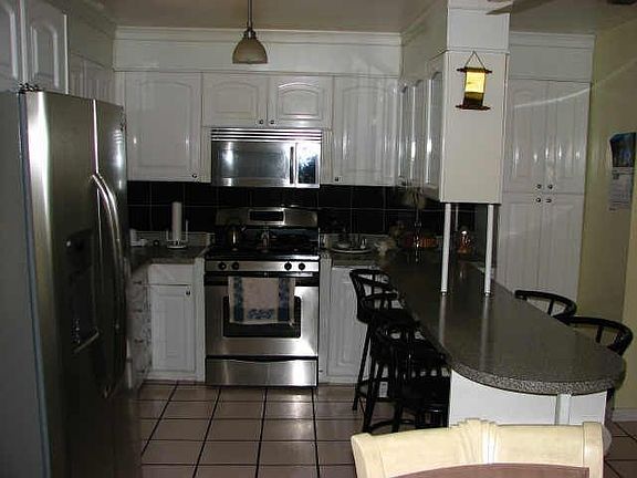 4th image of 3043 Newcastle Dr