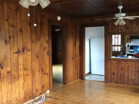 3rd image of 45 Blake Corne Ln