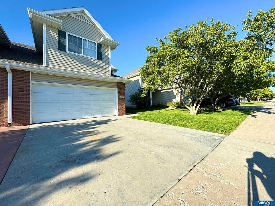 1st image of 8941 Venice Ln