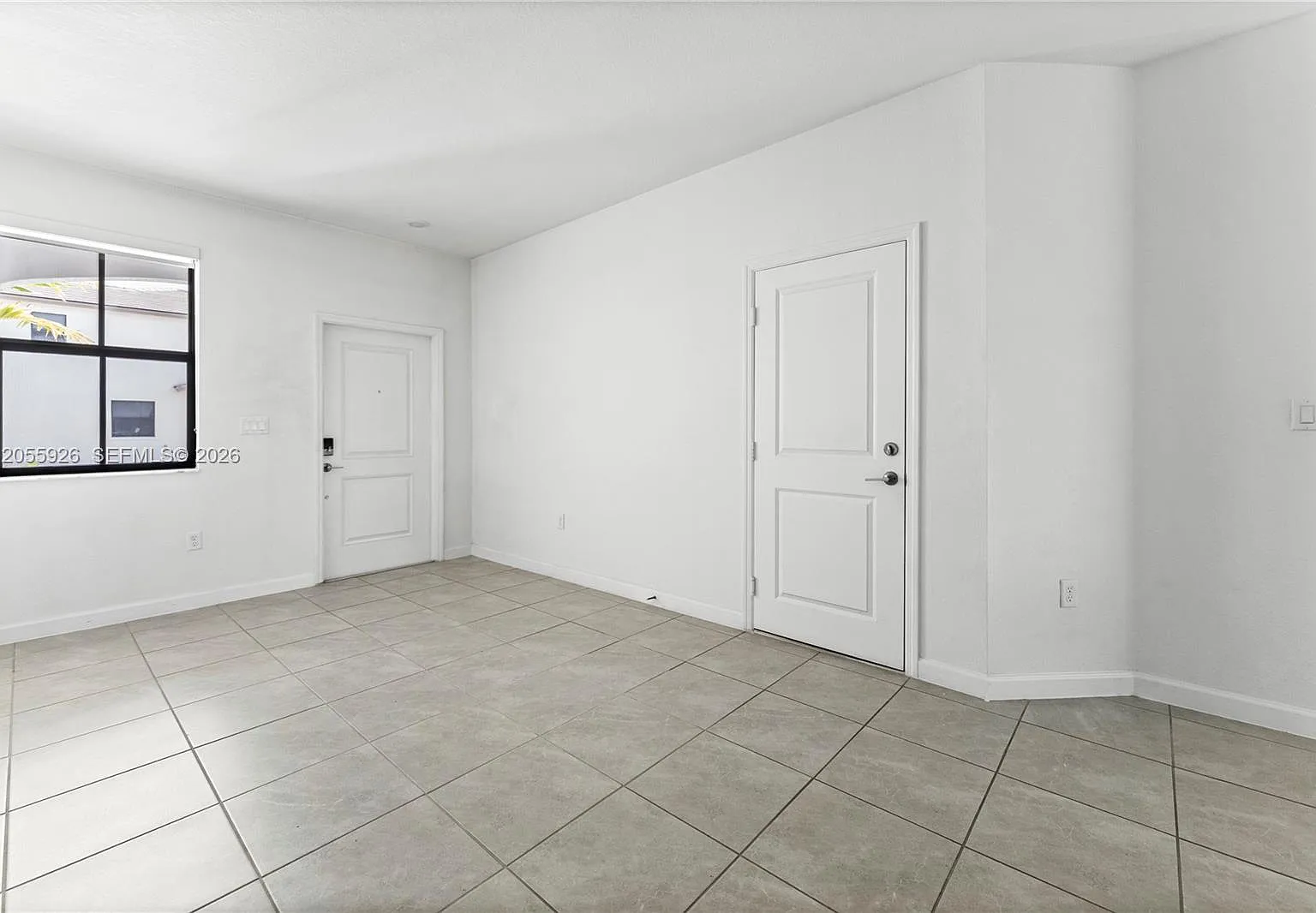 3 bed, 2.5 bath, 1695 sqft, $2,950 — Photo 2