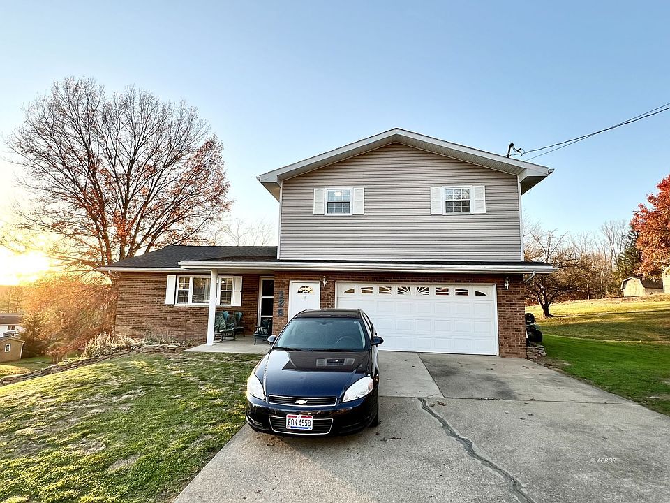 1st image of 128 Brandy Dr