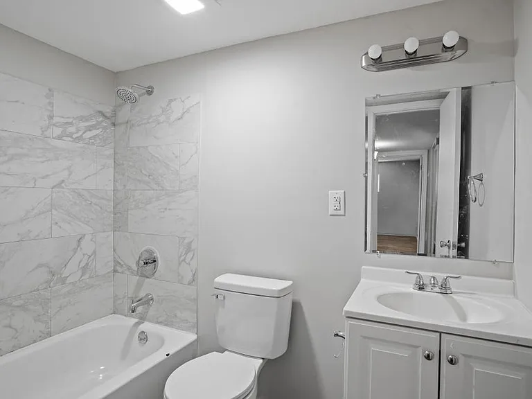 102 W 7th St #1-3-4 — Photo 7