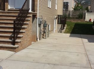 81 El Camino Loop #1ST, Staten Island, NY 10309