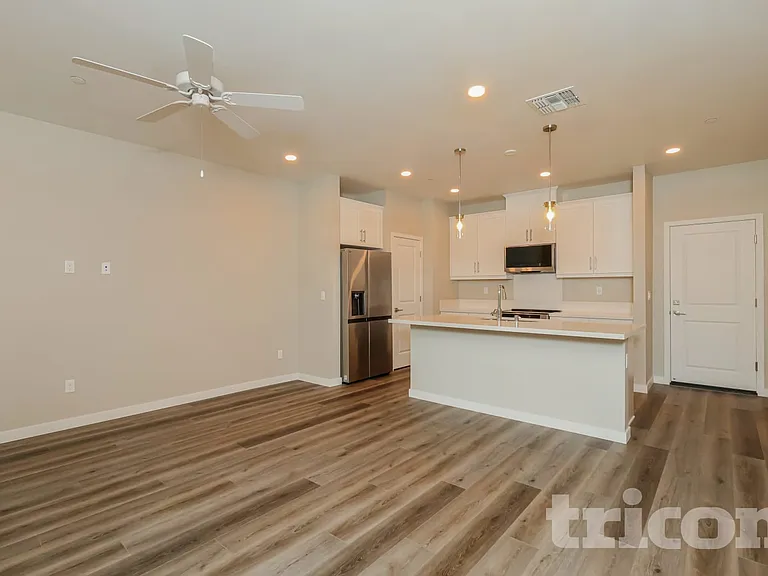 10571 Vina Ct — Photo 4