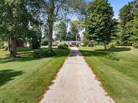 3rd image of 515 S County Road 325 W