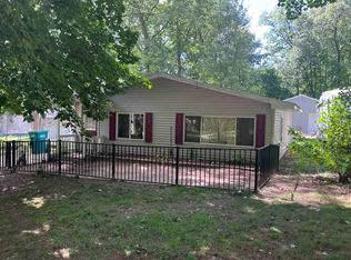 2041 Lois St, Harrison, MI 48625