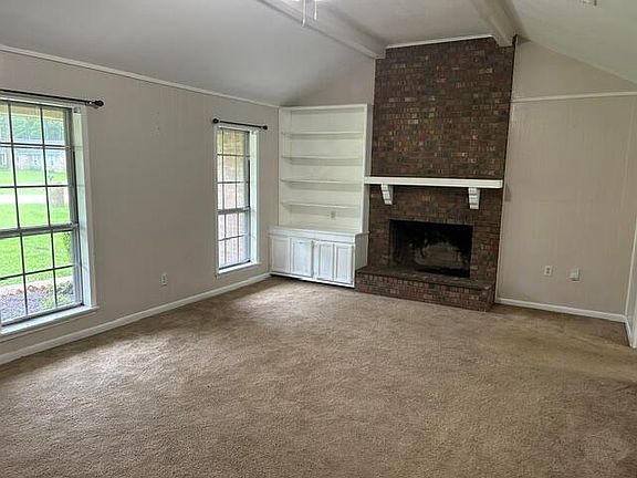 4th image of 1106 Southeast Cir