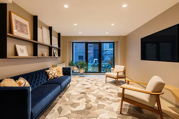 Rented by Compass | media 26