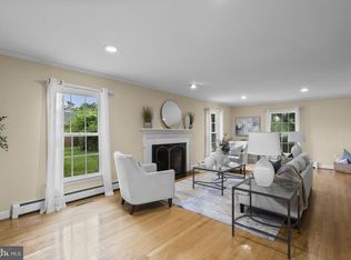 17701 Stoneridge Dr, Gaithersburg, MD 20878
