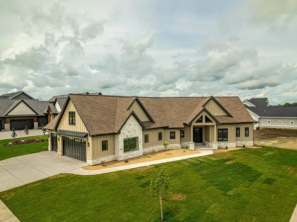 1611 Schreiner Ln, Waunakee, WI 53597