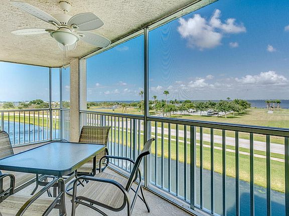 3rd image of 752 Bayside Dr Unit 301