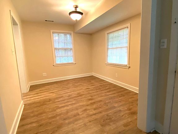 Dining room off kitchen